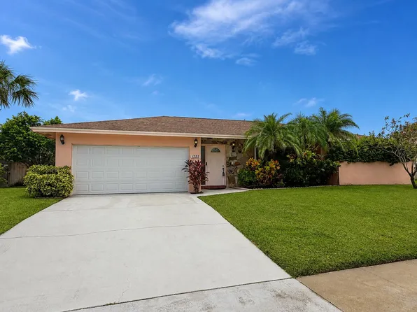 1222 Essex Drive, Wellington, FL 33414
