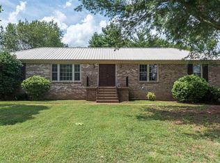 121 Raindrop Ln, Hendersonville, TN 37075
