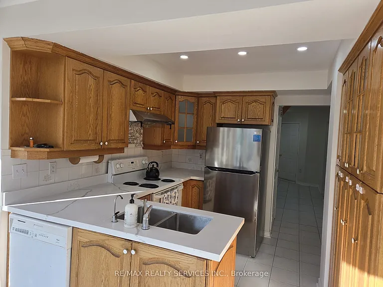 211 Ponymeadow Ter — Photo 4