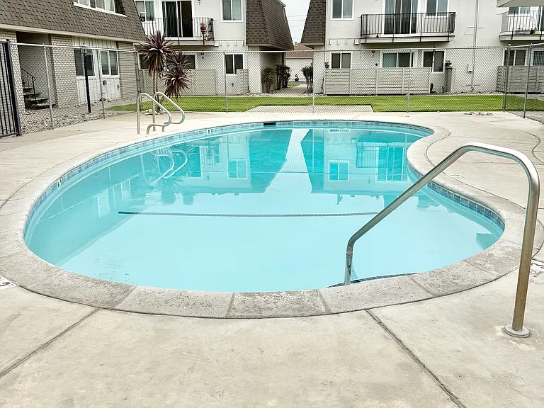 633 Stewart St #22 — Photo 12