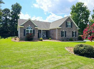 25 Sailview Ct, Hampstead, NC 28443