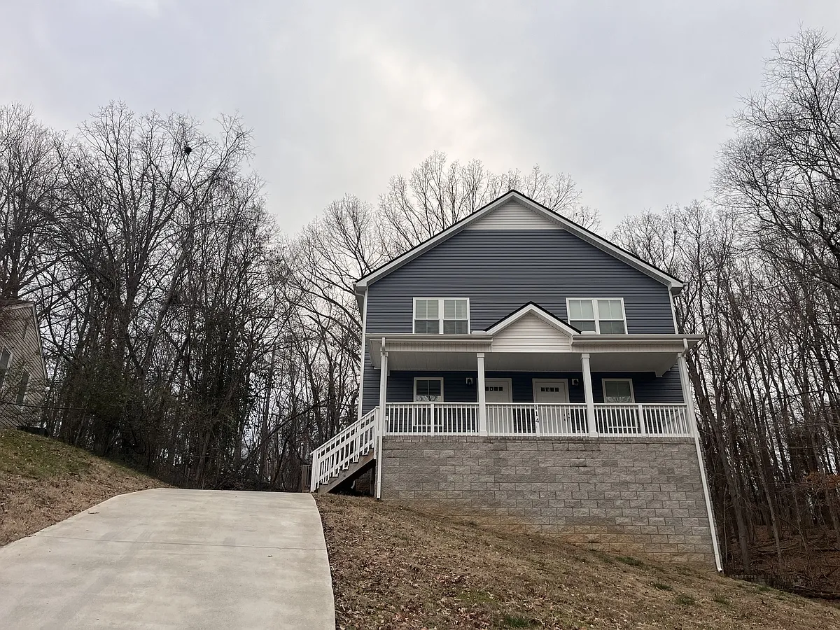 Building Photo - 114 Valley View Cir #B