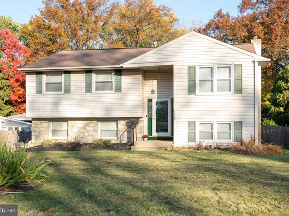 310 Centennial Rd, Warminster, PA 18974