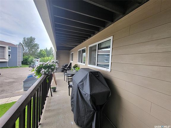 5th image of UNIT 1026-425 115th STREET E
