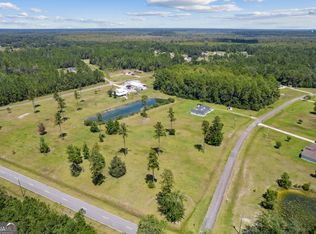 41 Thoroughbred Rd, Woodbine, GA 31569