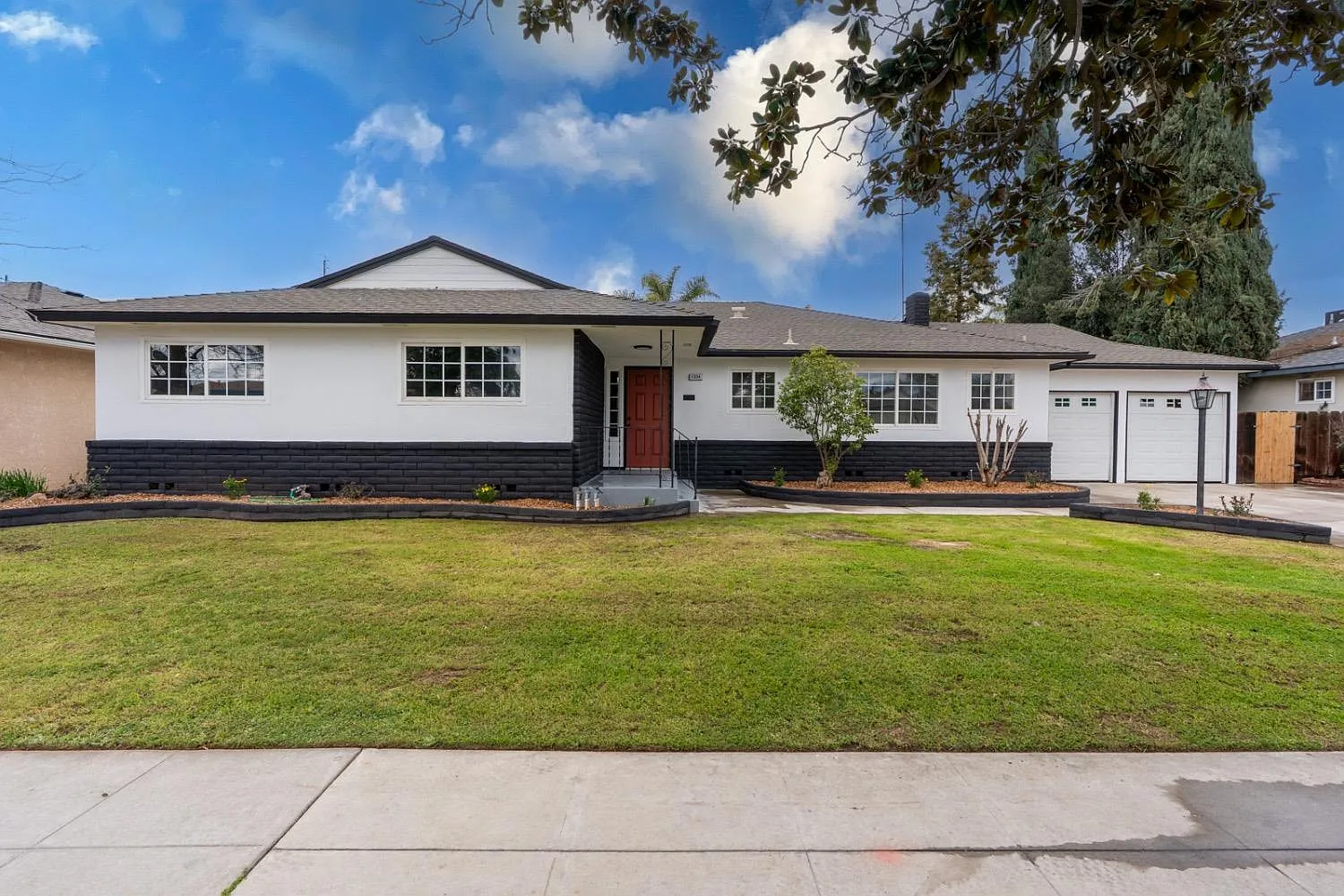 1334 E Vartikian Ave photo 1