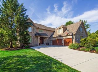 1963 Camargue Dr, Zionsville, IN 46077