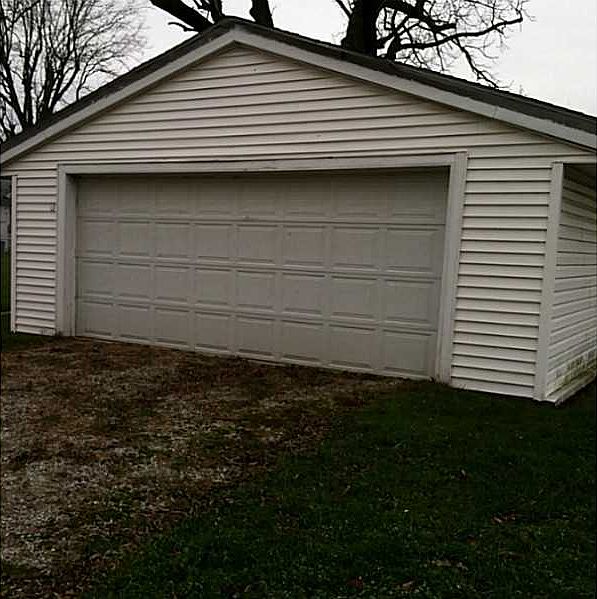 2nd image of 320 Shelby St