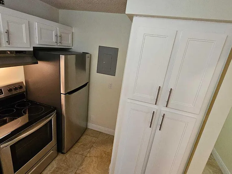 205 Foxtail Dr #H3 — Photo 2