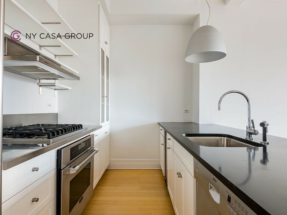 2nd image of 70 Washington St #7th