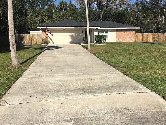 LONG DRIVEWAY FOR MOTORHOME 