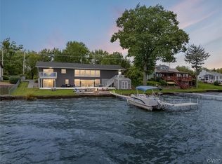 7371 Lakeshore Rd, Cicero, NY 13039