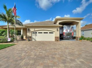 416 Motorcoach Dr S, Polk City, FL 33868