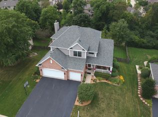 929 Woodland Dr, Antioch, IL