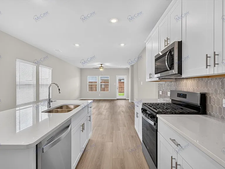 3048 Belton Dr — Photo 7