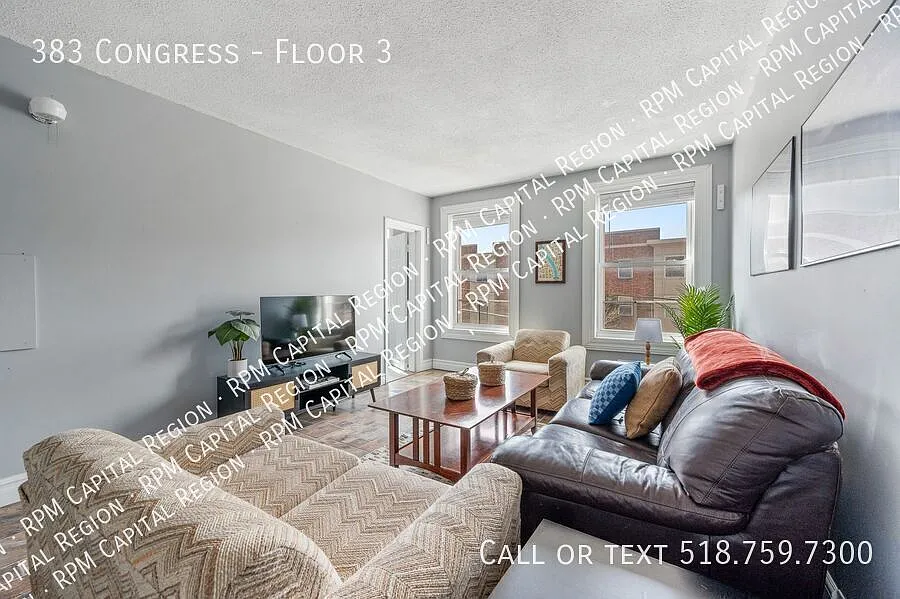 3 bed, 1.0 bath, $1,694 — Photo 4