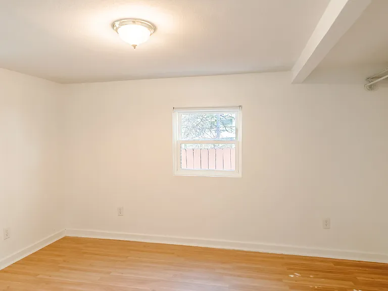 2622 W Summit Ave — Photo 17