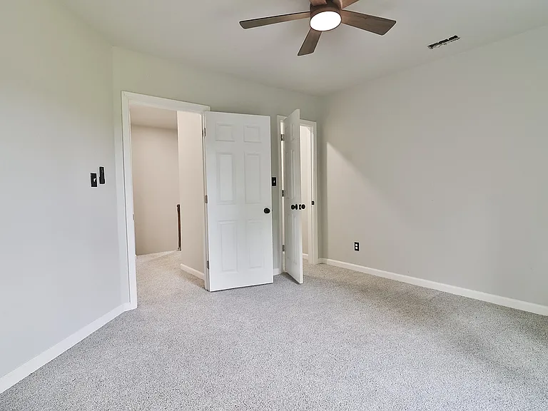412 W Kibby St — Photo 11