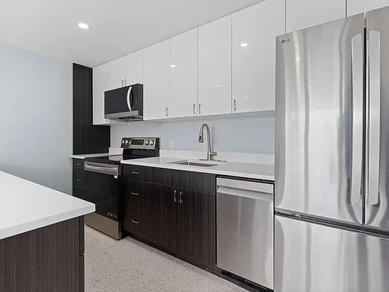 3220 NE 7th Pl #2 — Photo 4