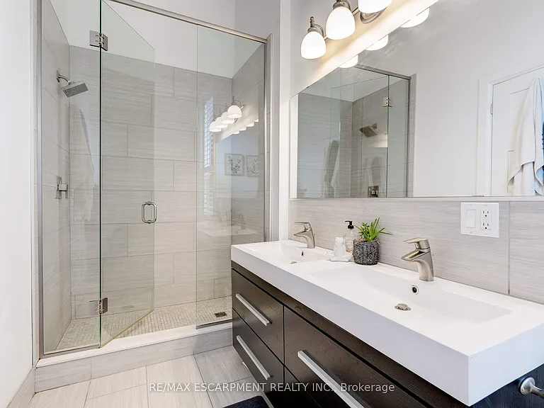 205 King St E #2 — Photo 33