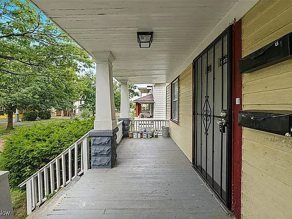 2807 E 119th St #2 — Photo 3