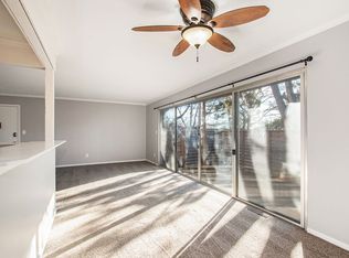 9528 Mission Rd APT 11, Leawood, KS 66206