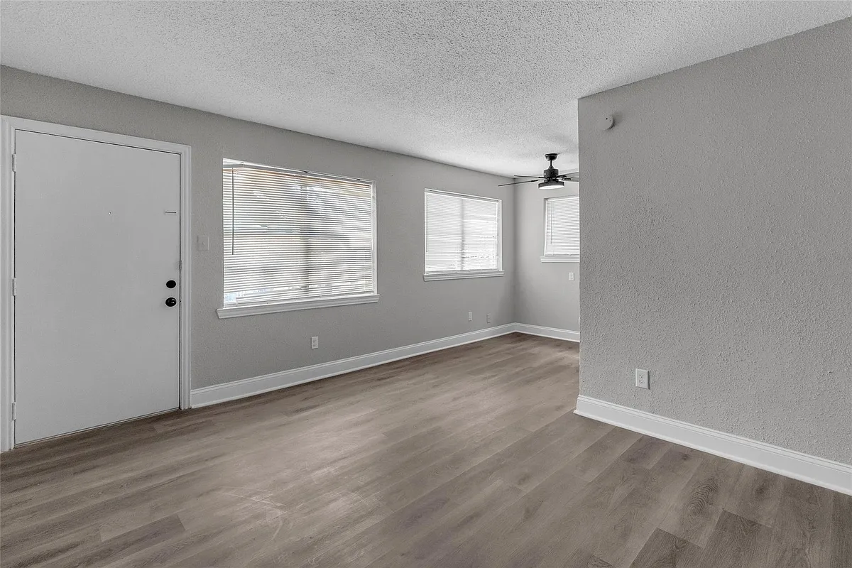 Building Photo - 3613 Crane St #4