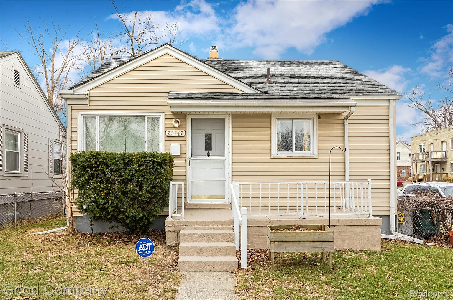 20747 Caledonia Ave photo 1