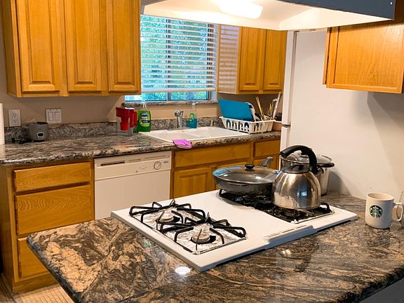 5th image of 812 W Huntington Dr #16