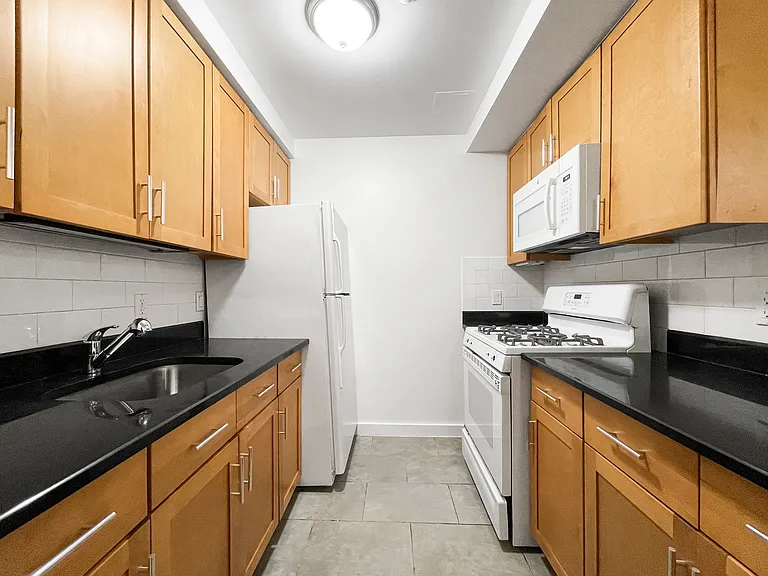 1405 5th Ave #7B — Photo 3