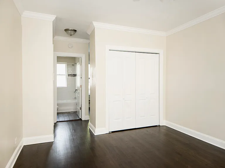 3819.5 N Greenview Ave #2W — Photo 7