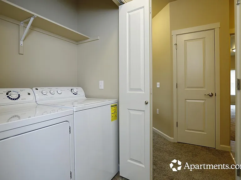 Plumtree Apartments — Photo 7