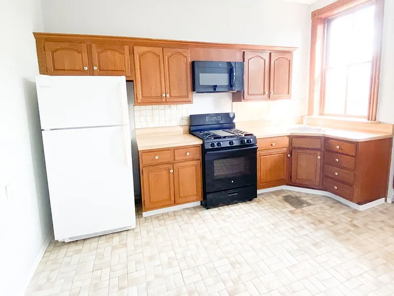 4450 Pennsylvania Ave — Photo 6
