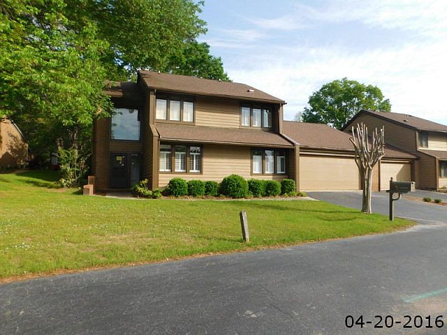 1st image of 109 Deer Run Ln