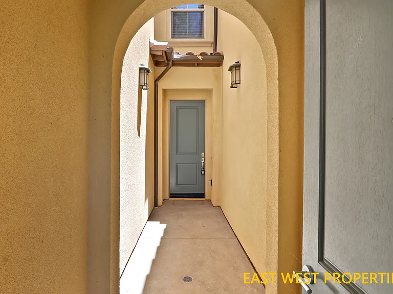 111 Wild Rose — Photo 3