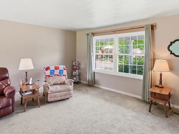 945 Kenbrook Dr, Vandalia, OH 45377