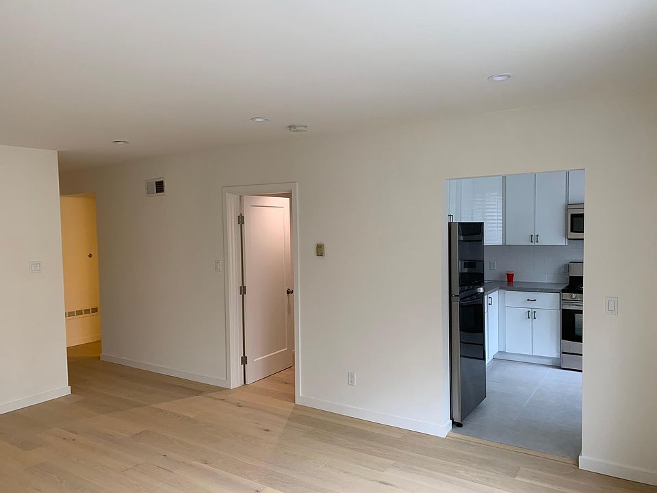 1st image of 2730 Franklin St #1