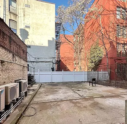 Rented by ERNY LLC | media 7