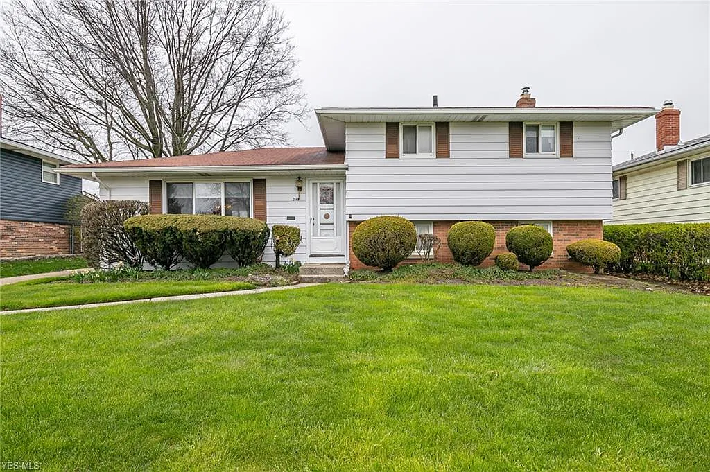 2848 Hetzel Dr photo 1