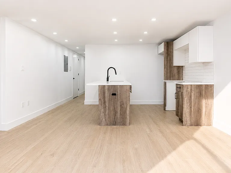 323 Hart St #1E — Photo 6