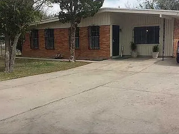 300 Turnstone Dr, El Paso, TX 79922