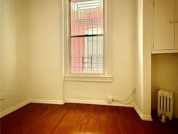 4th image of 2220 E 15th St