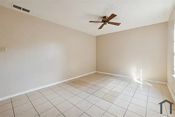 1400 Clamp Ave #403 — Photo 9