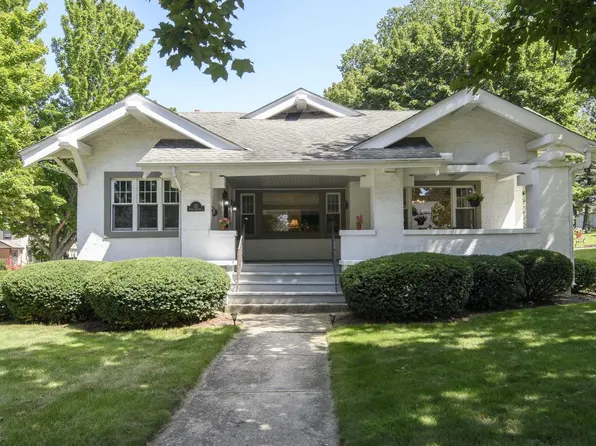 121 N Hartwell AVENUE, Waukesha, WI 53186