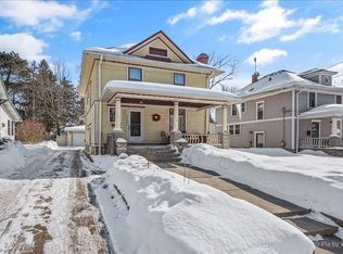 1049 Prospect St, Elgin, IL 60120