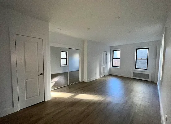 Rented by Oxford Property Group | media 12