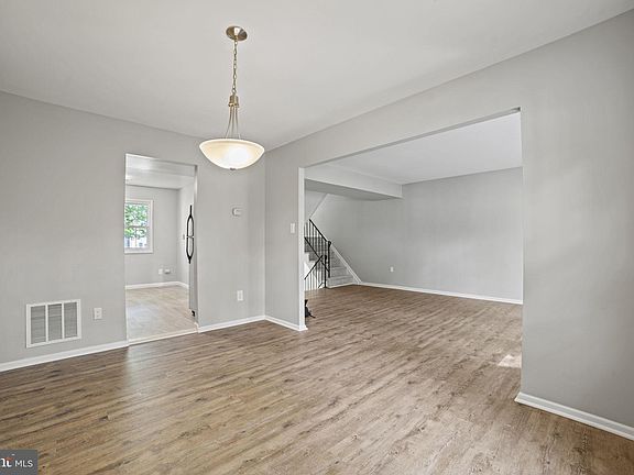 4th image of 9328 Humphries Dr