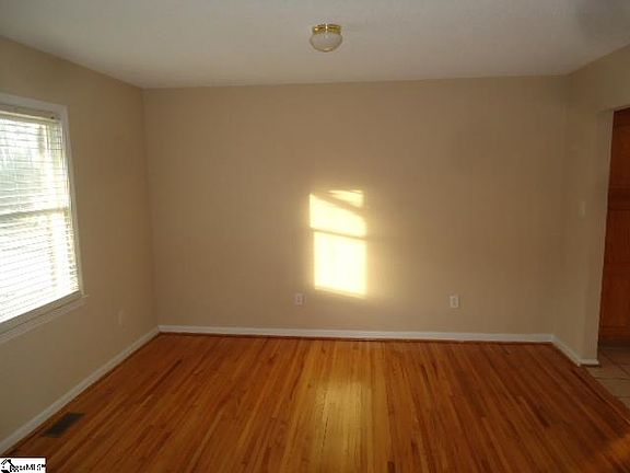 4th image of 3 Hilltop Dr