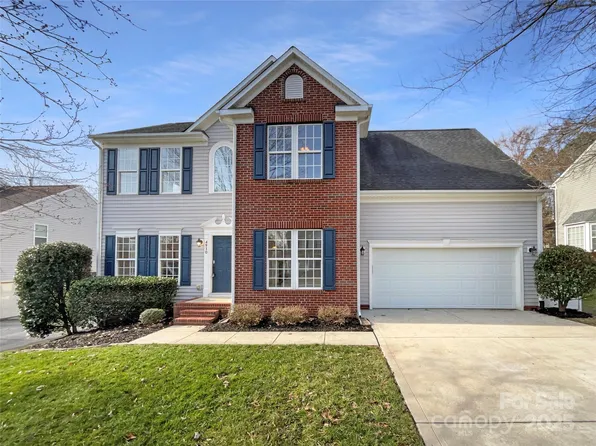 4910 Summerside Dr, Clover, SC 29710