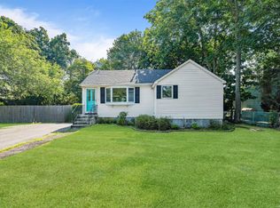 103 Maywood Dr, Mastic Beach, NY 11951